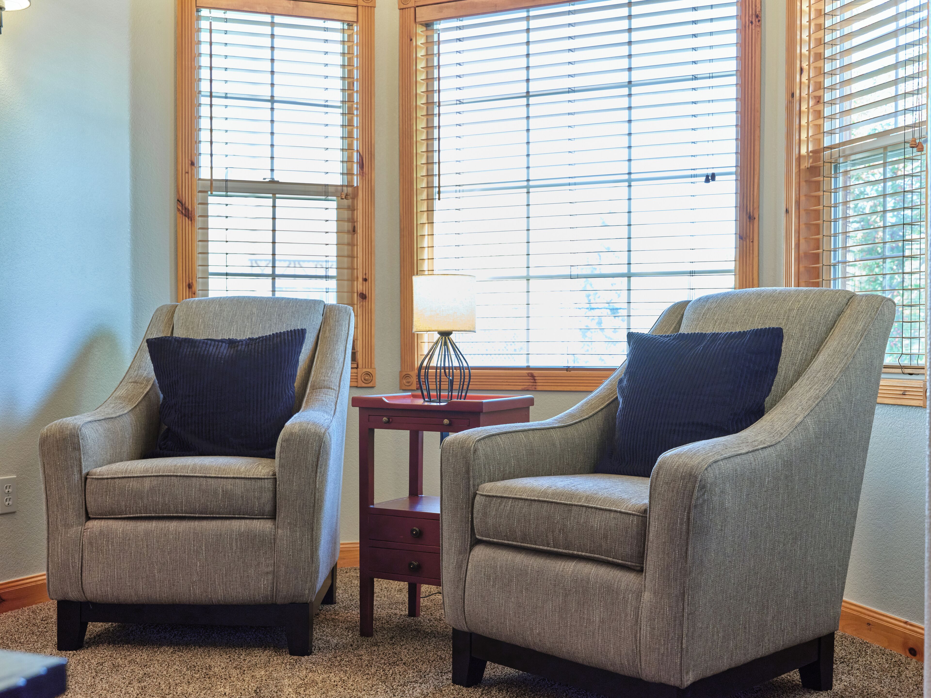 townhome, 4 bedrooms, non smoking | living area | 32-inch flat-screen tv with cable channels, tv, pay films