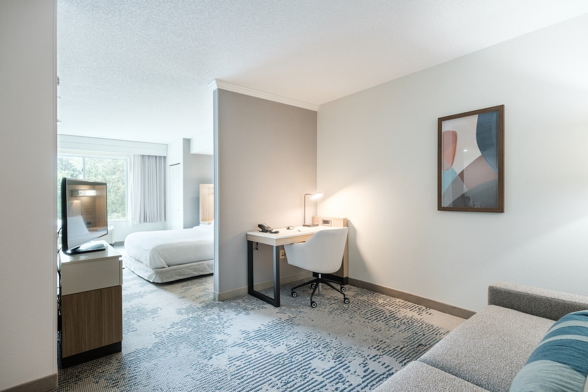 Premium bedding, down duvets, Select Comfort beds, in-room safe