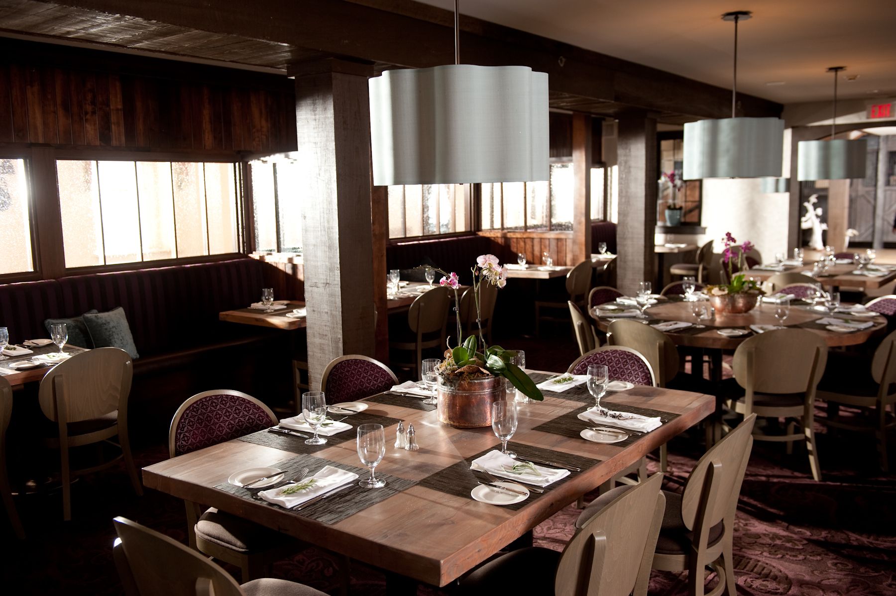 lunch, dinner, brunch served; local cuisine