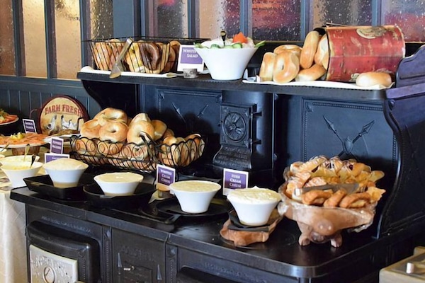 Petit déjeuner buffet compris en semaine