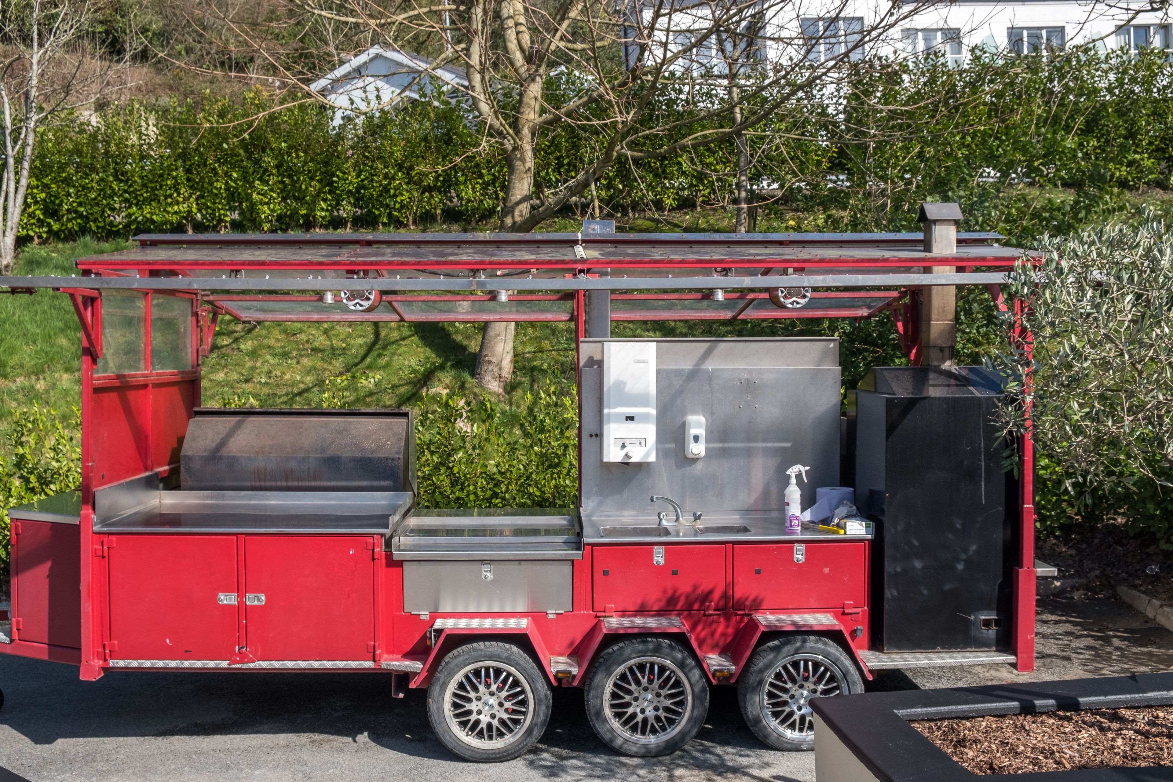 lunch, dinner served; barbecue, garden views