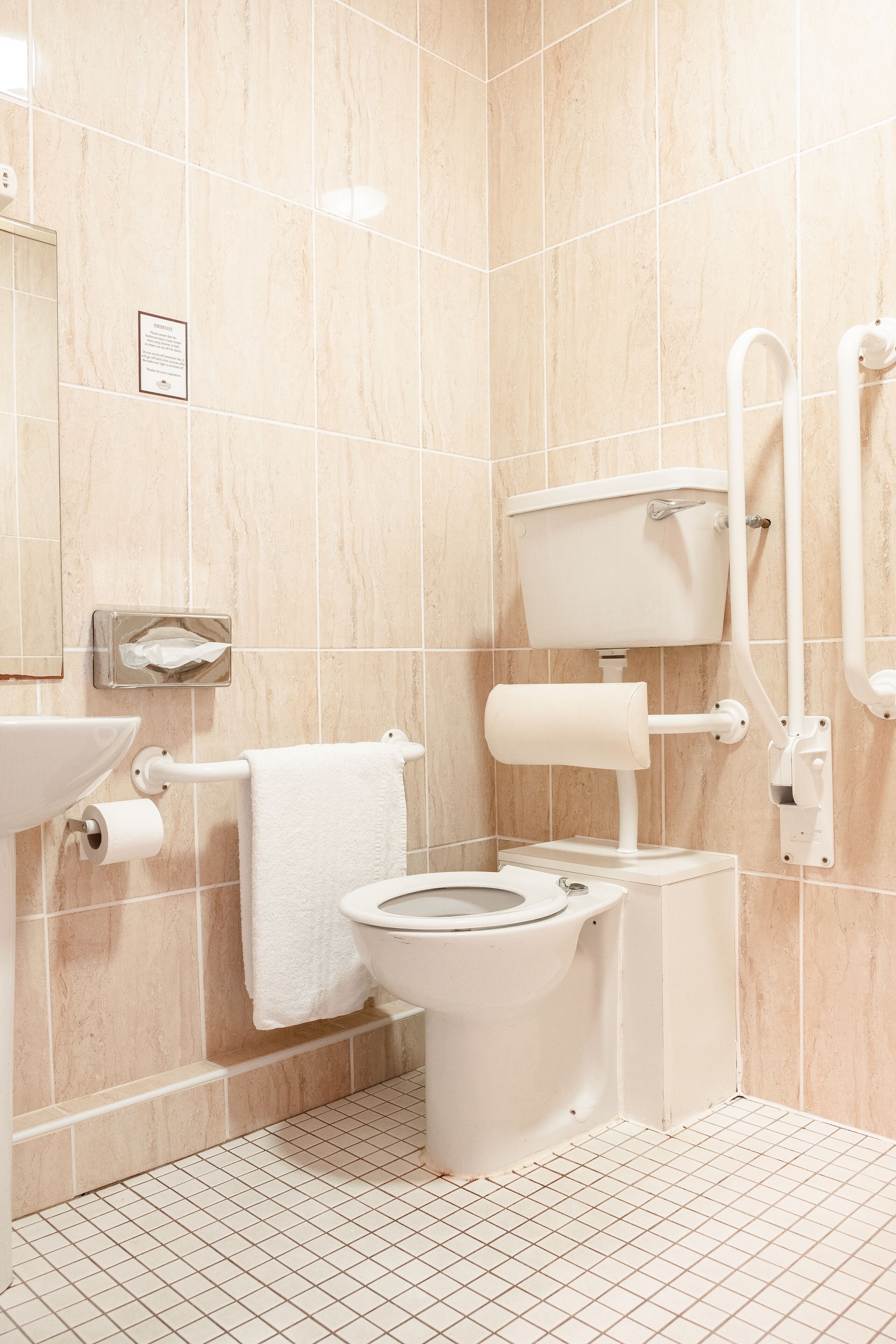 1 bedroom, pillow-top beds, desk, soundproofing