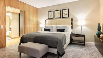 Deluxe Suite, 1 King Bed with Sofa bed | 1 bedroom, hypo-allergenic bedding, down comforters, minibar