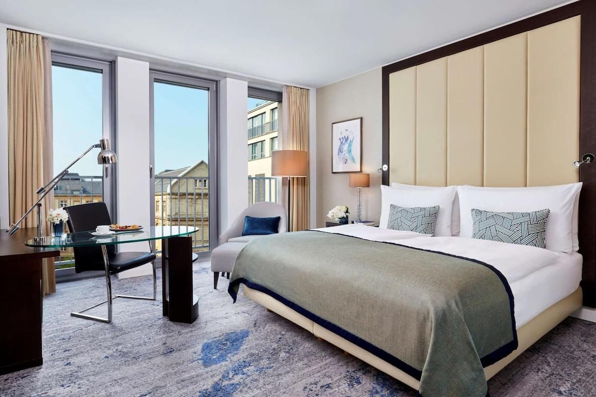 Hypo-allergenic bedding, down duvets, minibar, in-room safe
