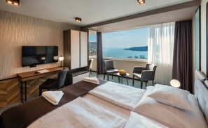 Panoramic Suite | Hypo-allergenic bedding, minibar, in-room safe, desk - Hunguest BÁL Resort (Balatonalmadi)