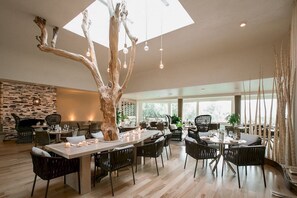 Breakfast, lunch, dinner served; alfresco dining - Two Bunch Palms Spa Resort - Adults Only (Desert Hot Springs)