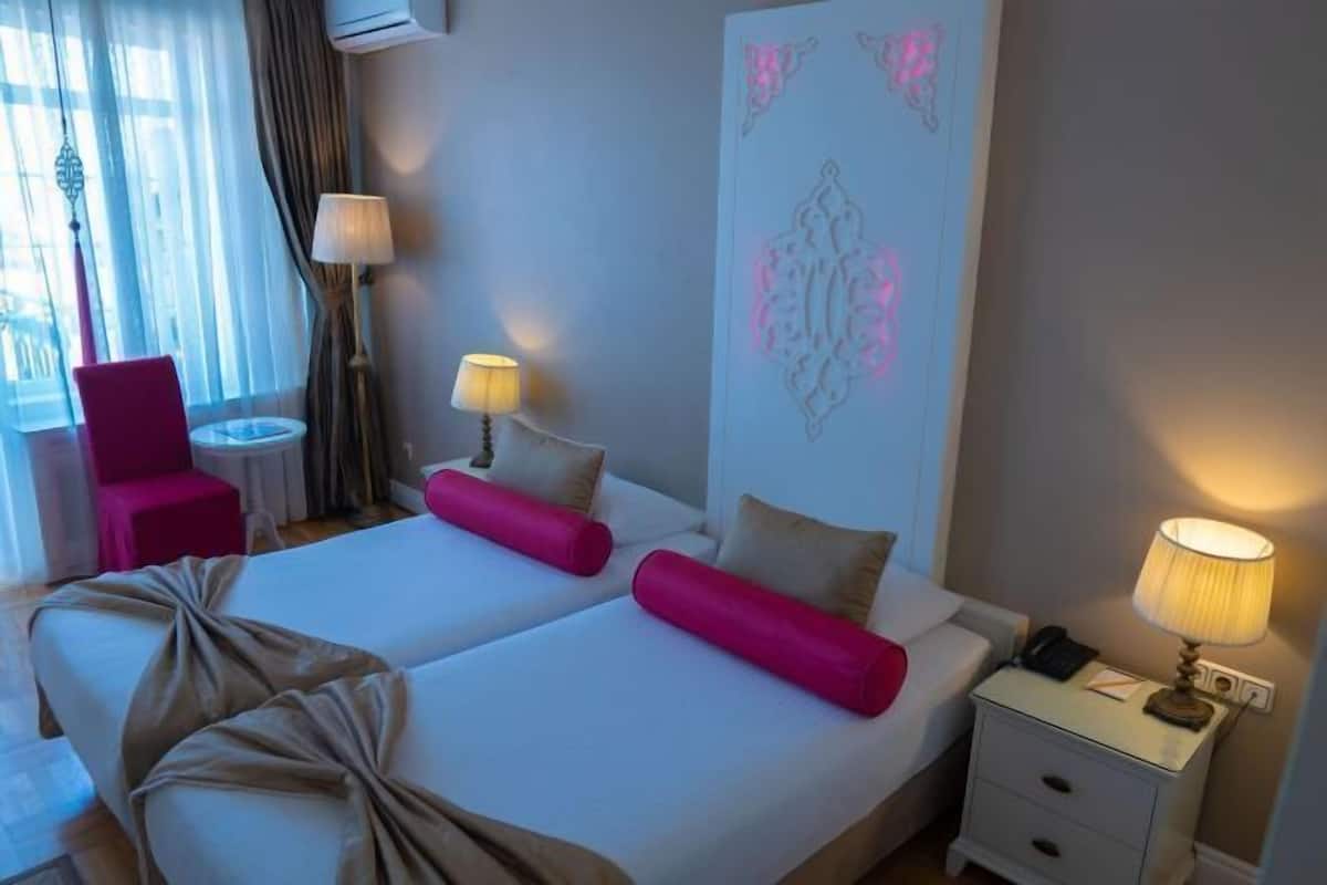1 bedroom, premium bedding, minibar, in-room safe