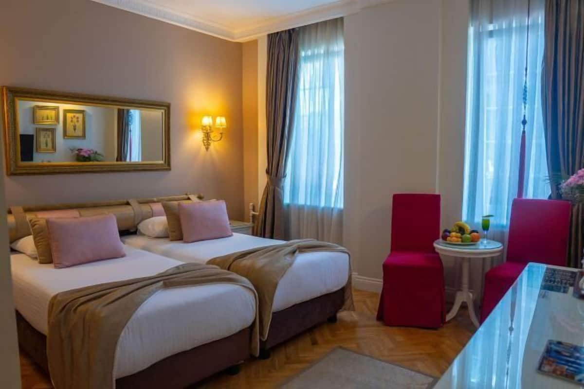 1 bedroom, premium bedding, minibar, in-room safe