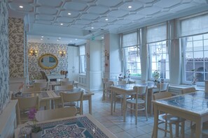 Free daily buffet breakfast - Avicenna Hotel - Special Class (Istanbul)
