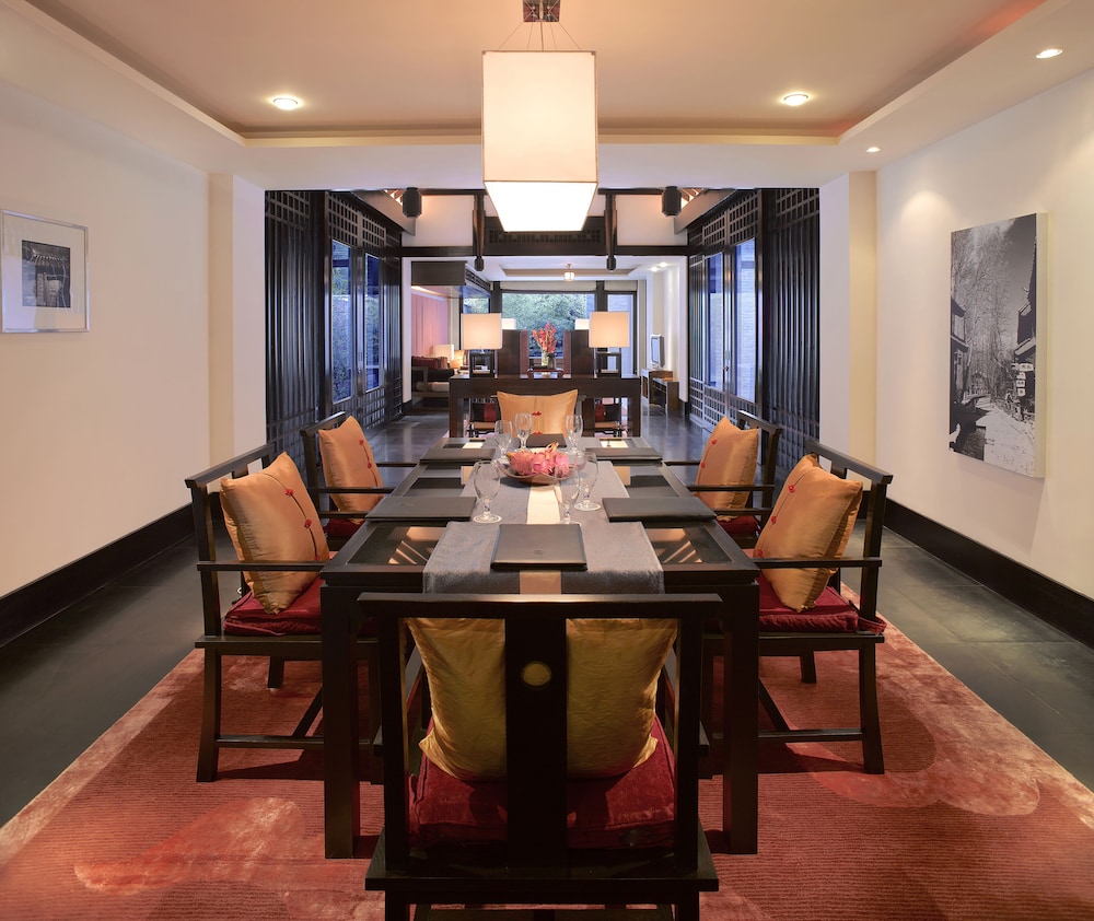 Banyan Tree Lijiang by null