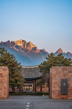 Exterior - Banyan Tree Lijiang (Lijiang)