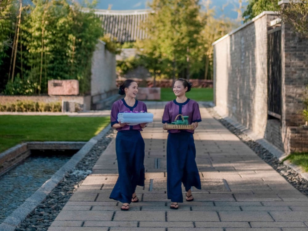 Banyan Tree Lijiang by null