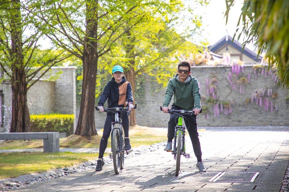 Banyan Tree Lijiang by null