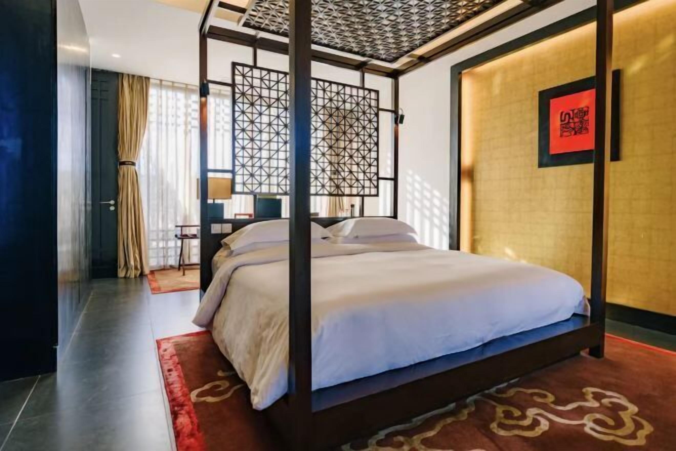 1 bedroom, premium bedding, minibar, in-room safe