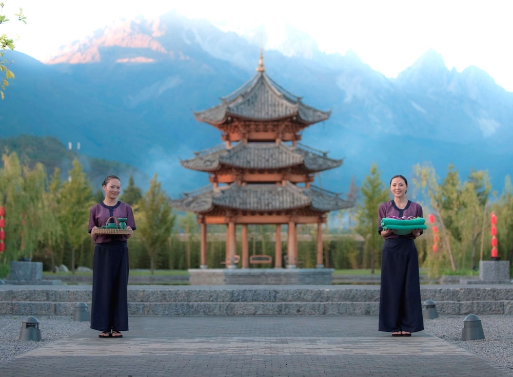 Banyan Tree Lijiang by null