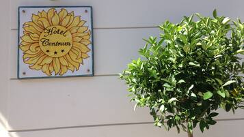 EntrĂ©e de lâhĂ©bergement