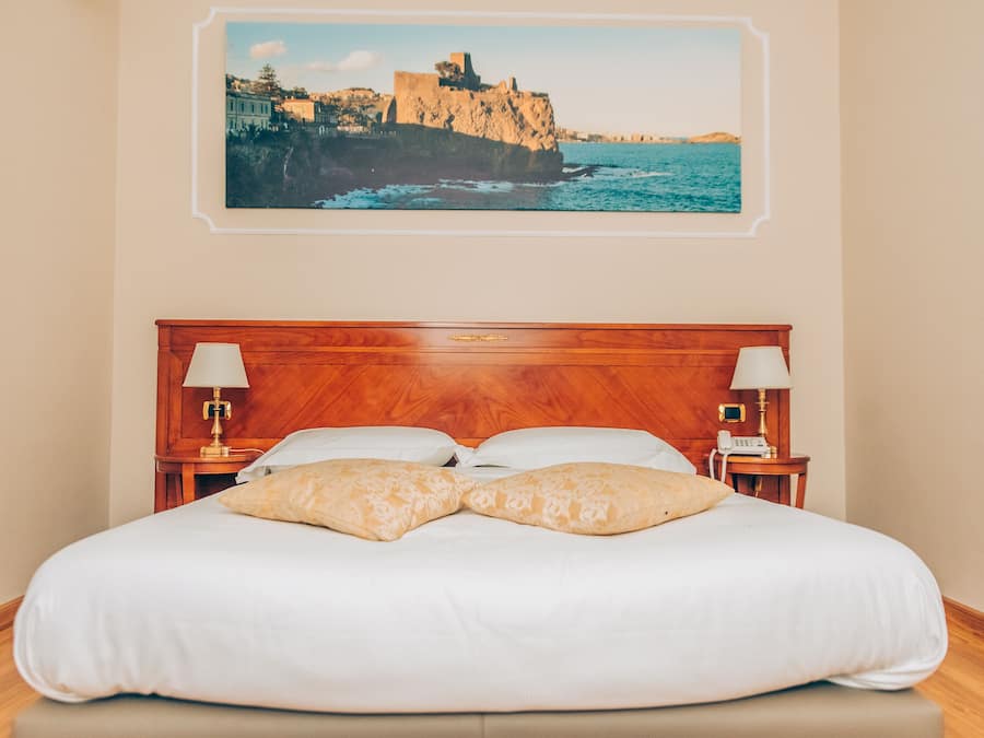 Hochwertige Bettwaren, Daunenbettdecken, Minibar, Zimmersafe