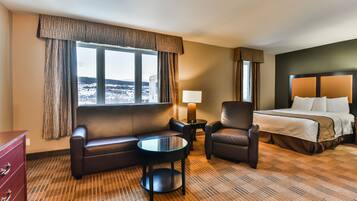 Suite, Kitchen | Living area | TV