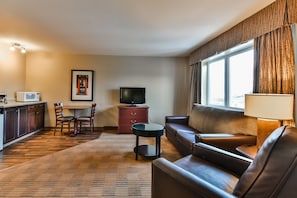 Suite, Kitchen | Living area | TV - Extended Stay Canada St. Johns (St. John's)