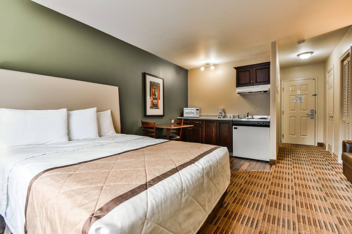 Chambre Deluxe, 1 grand lit et 1 canapé-lit | Bureau, fer et planche à repasser, lit d’appoint (supplément)