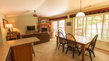 ONE–BEDROOM CONDO | In-room dining