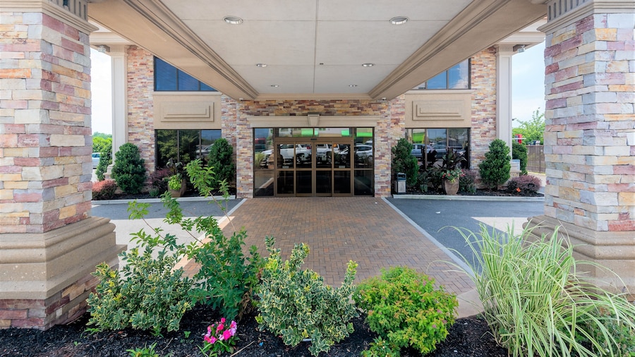 Five Towns Inn - JFK Airport