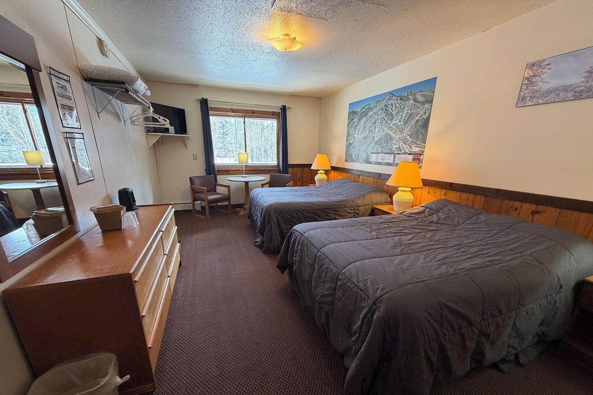 標準客房, 2 張標準雙人床 | 獨特裝潢、布置獨特、免費搖籃/嬰兒床、免費無線上網