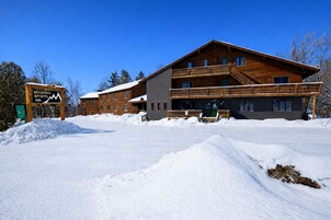 Decoración personalizada, muebles diferentes y cunas gratuitas 