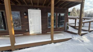 Premium Suite, Multiple Beds | Individually decorated, individually furnished, free cribs/infant beds