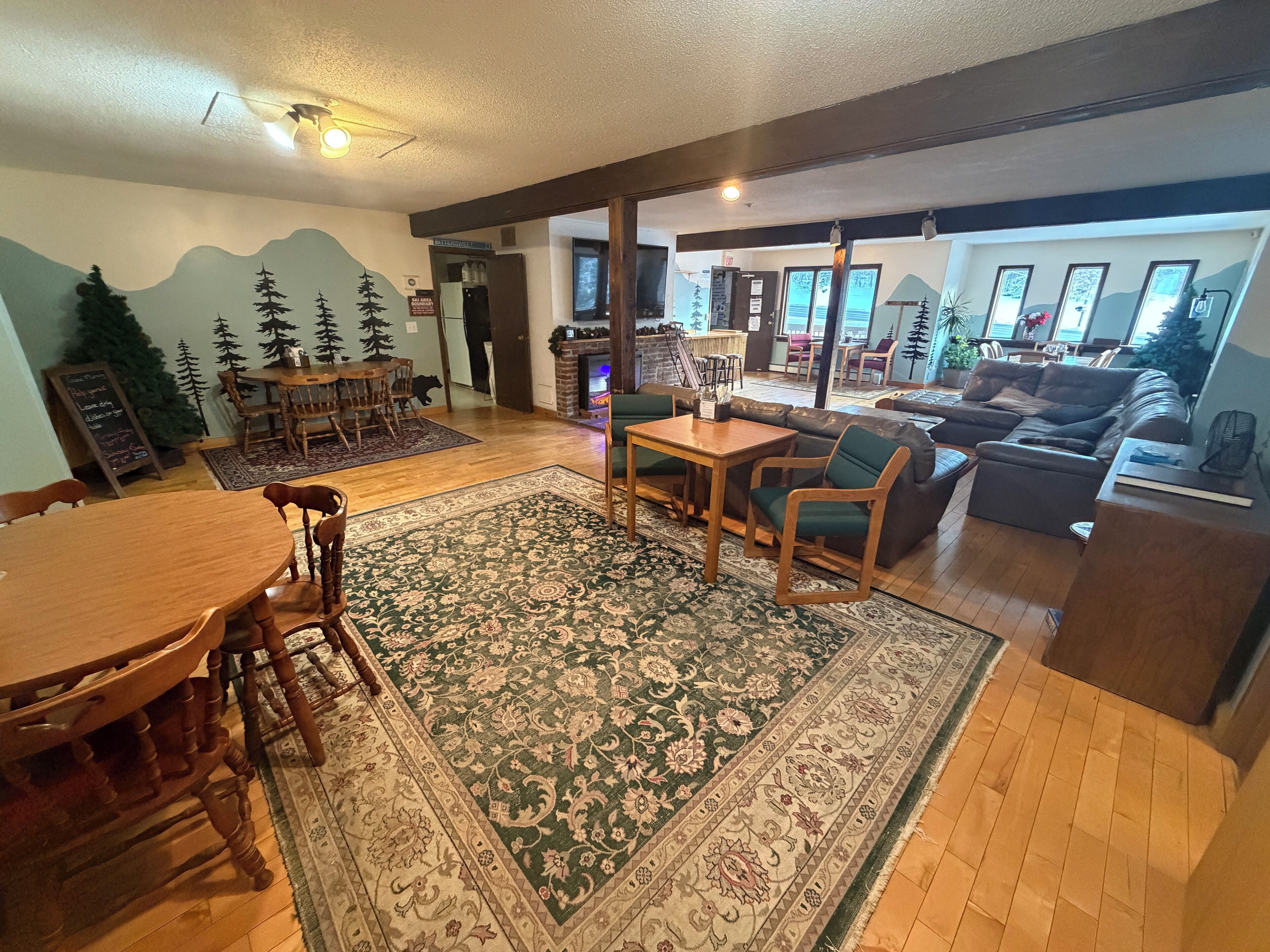 Lobby lounge