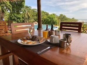 Free daily full breakfast  - Casa Caletas (Bejuco)
