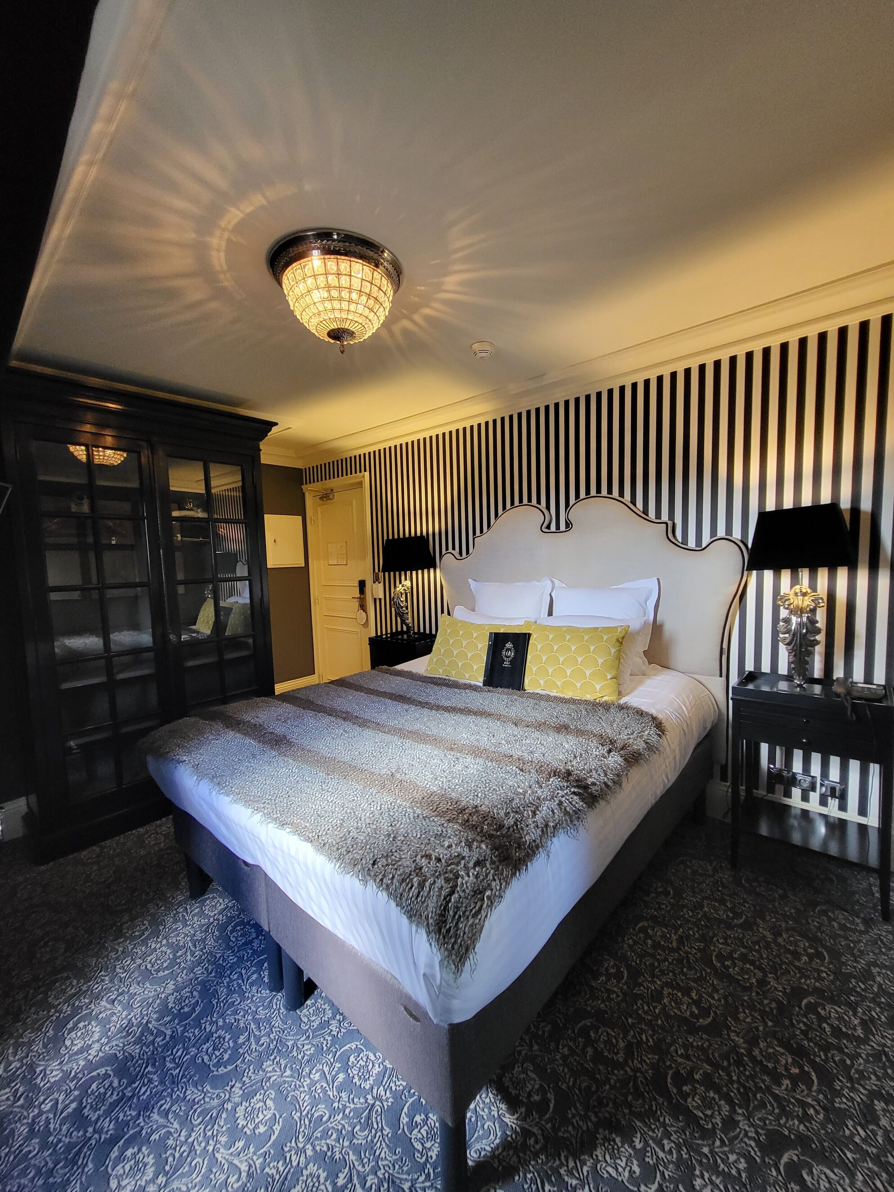 premium twin room, 2 single beds | 1 bedroom, premium bedding, desk, soundproofing