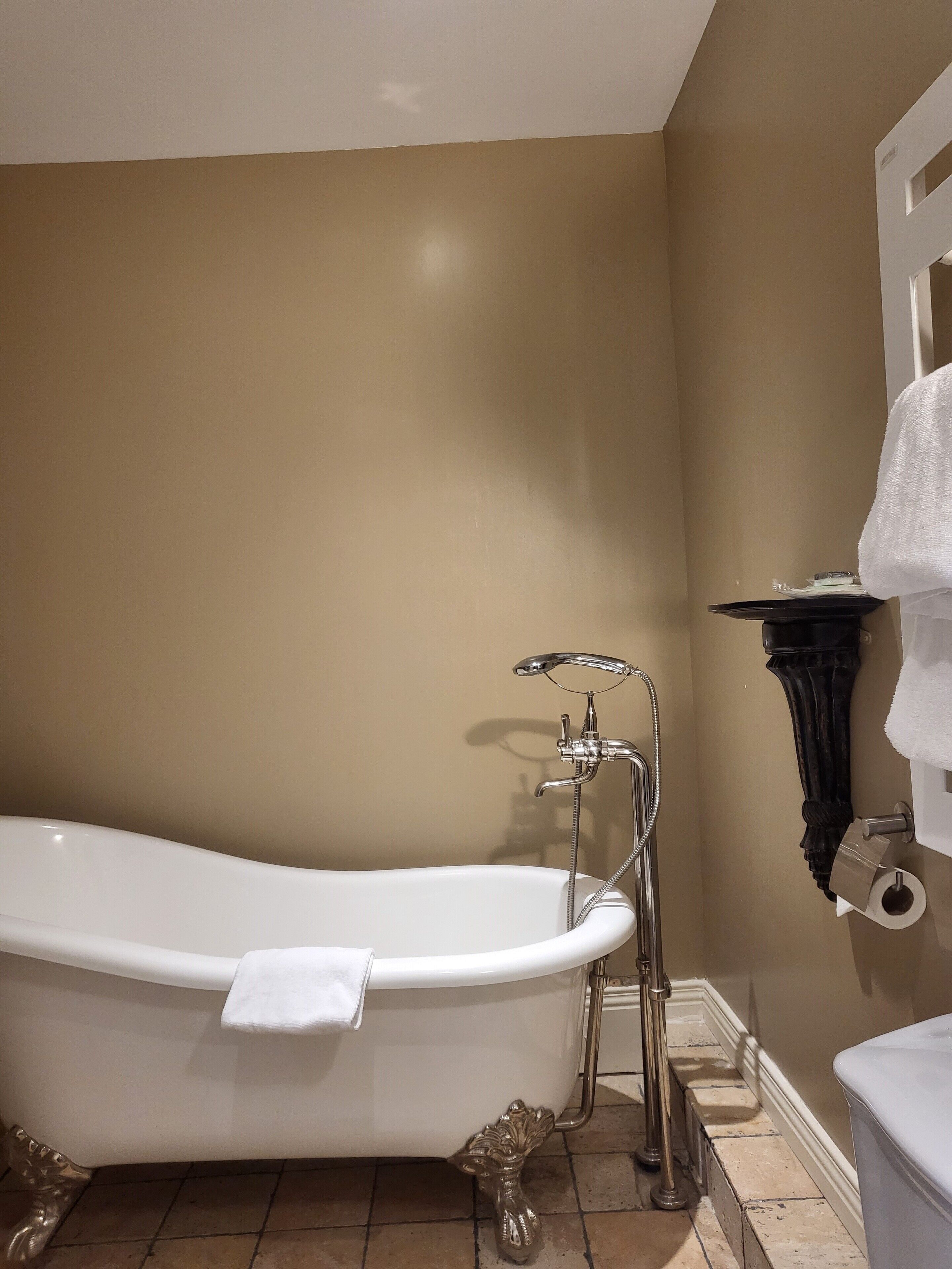 superior room | bathroom | shower, free toiletries, hair dryer, towels