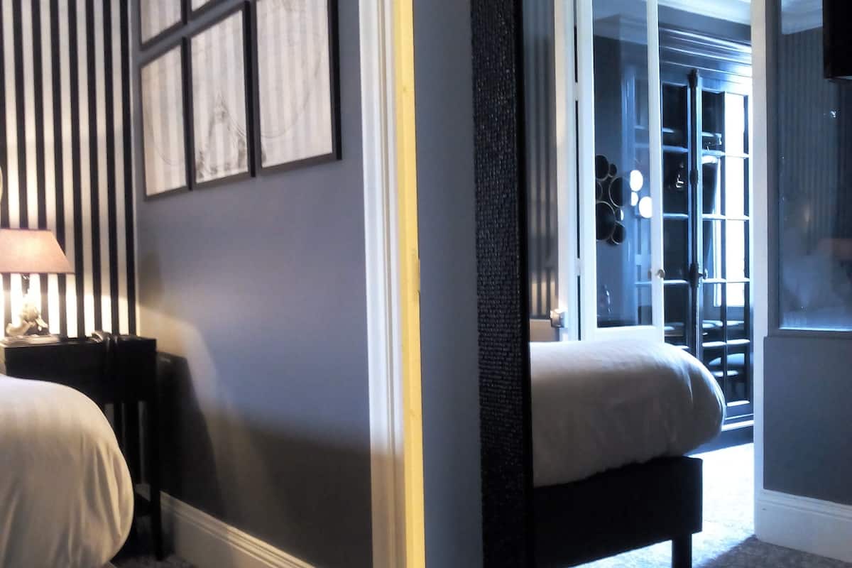 premium double room | 1 bedroom, premium bedding, desk, soundproofing