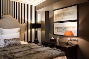 Premium bedding, desk, soundproofing, free WiFi