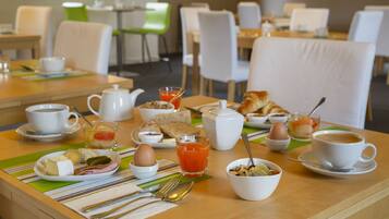 Daily buffet breakfast for a fee
