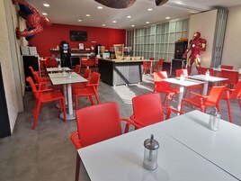 Free daily breakfast
