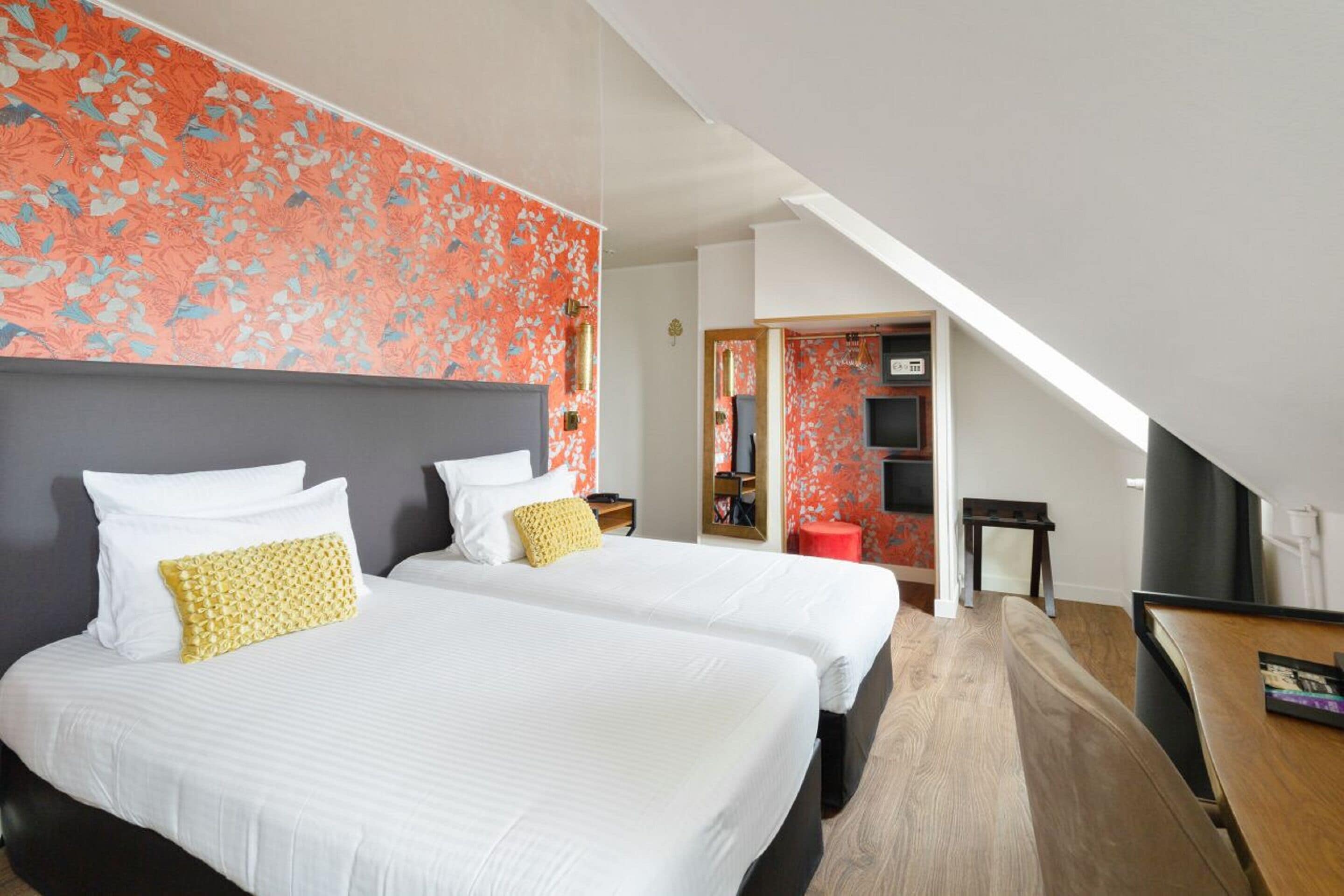 twin room | minibar, in-room safe, individually decorated, individually furnished