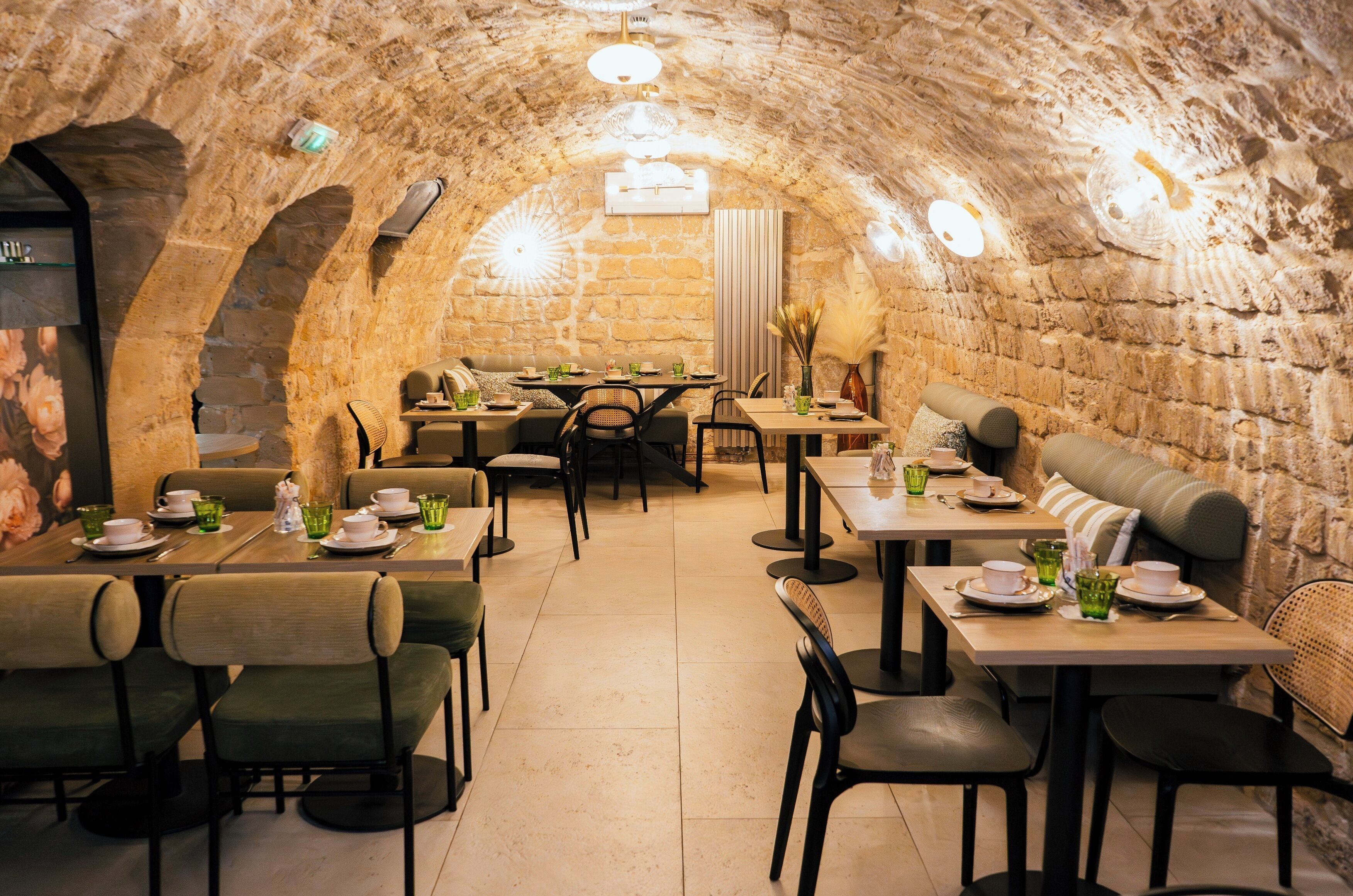 Daily buffet breakfast for a fee