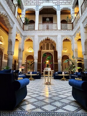 منوع