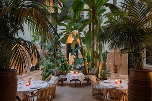 Breakfast, lunch, dinner served; Moroccan cuisine, garden views