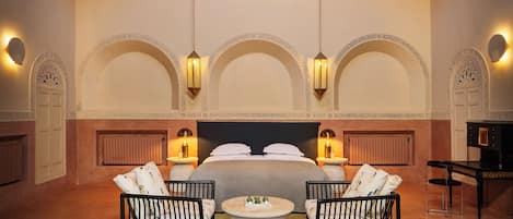 Grand Suite | Egyptian cotton sheets, premium bedding, in-room safe