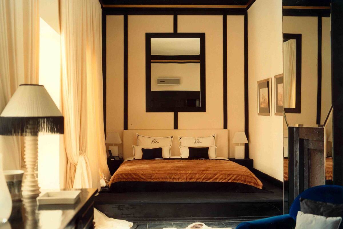 Junior Suite | Minibar, in-room safe, desk, cribs (free)