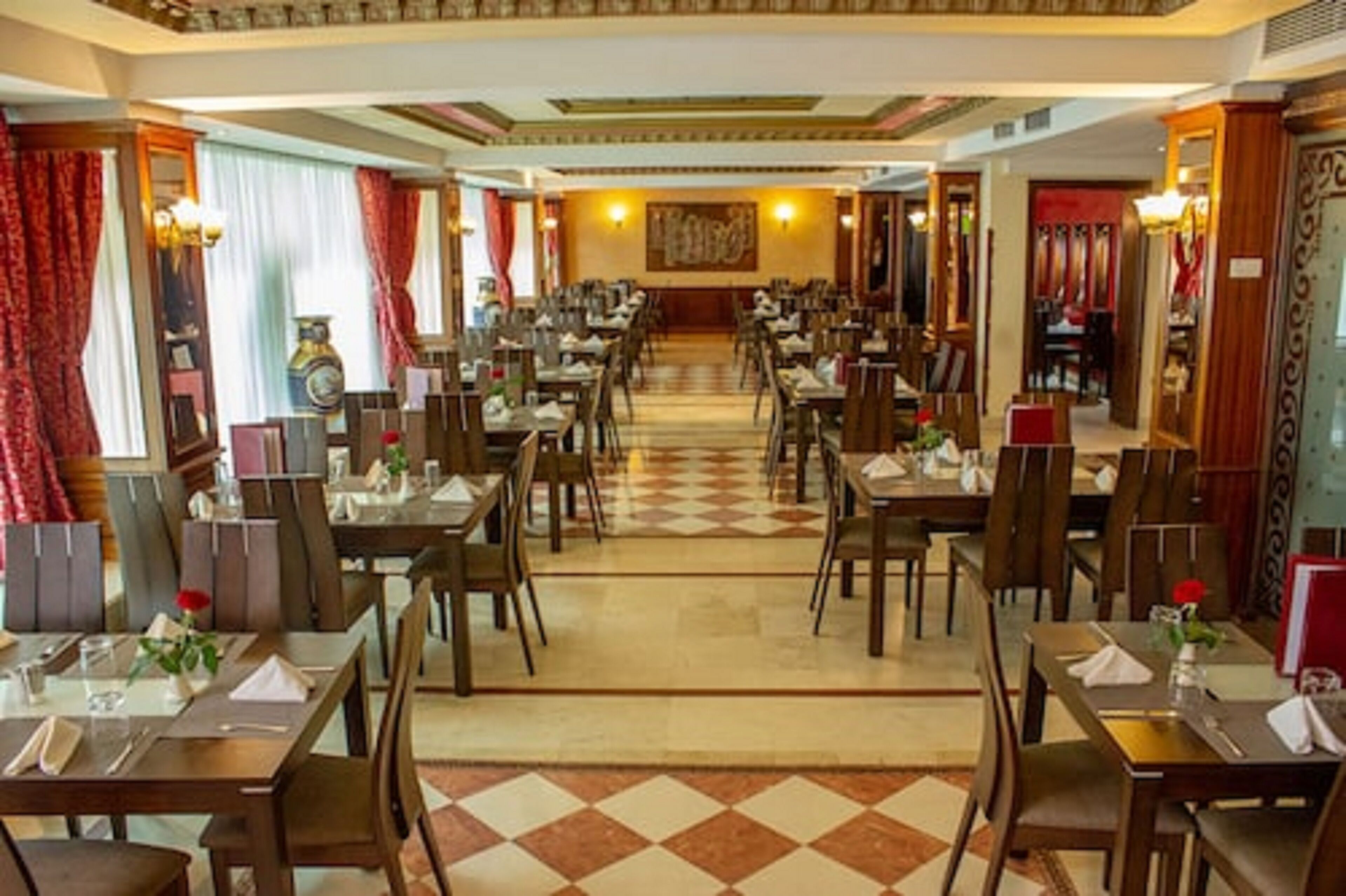 2 restaurants, breakfast, lunch, dinner served; moroccan cuisine