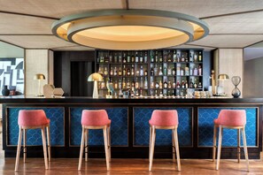 2 bar/lounge, cocktail bar