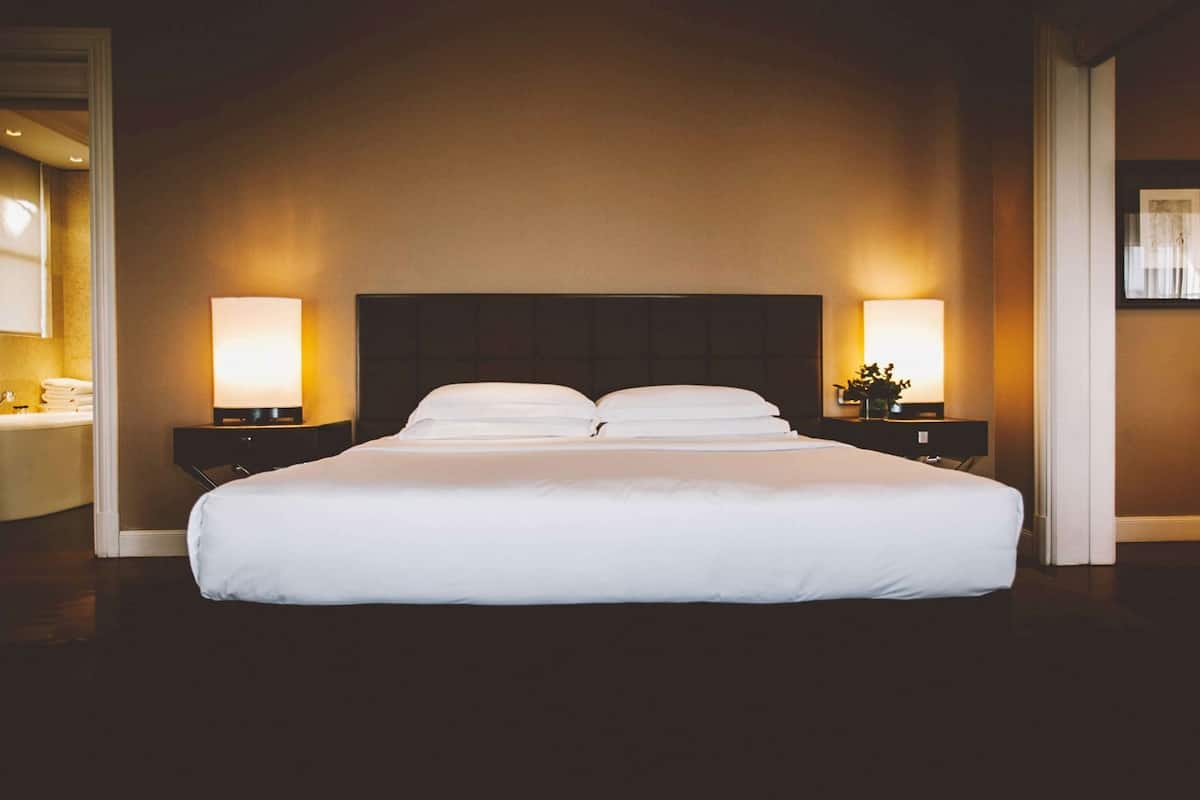Premium bedding, down duvets, minibar, in-room safe