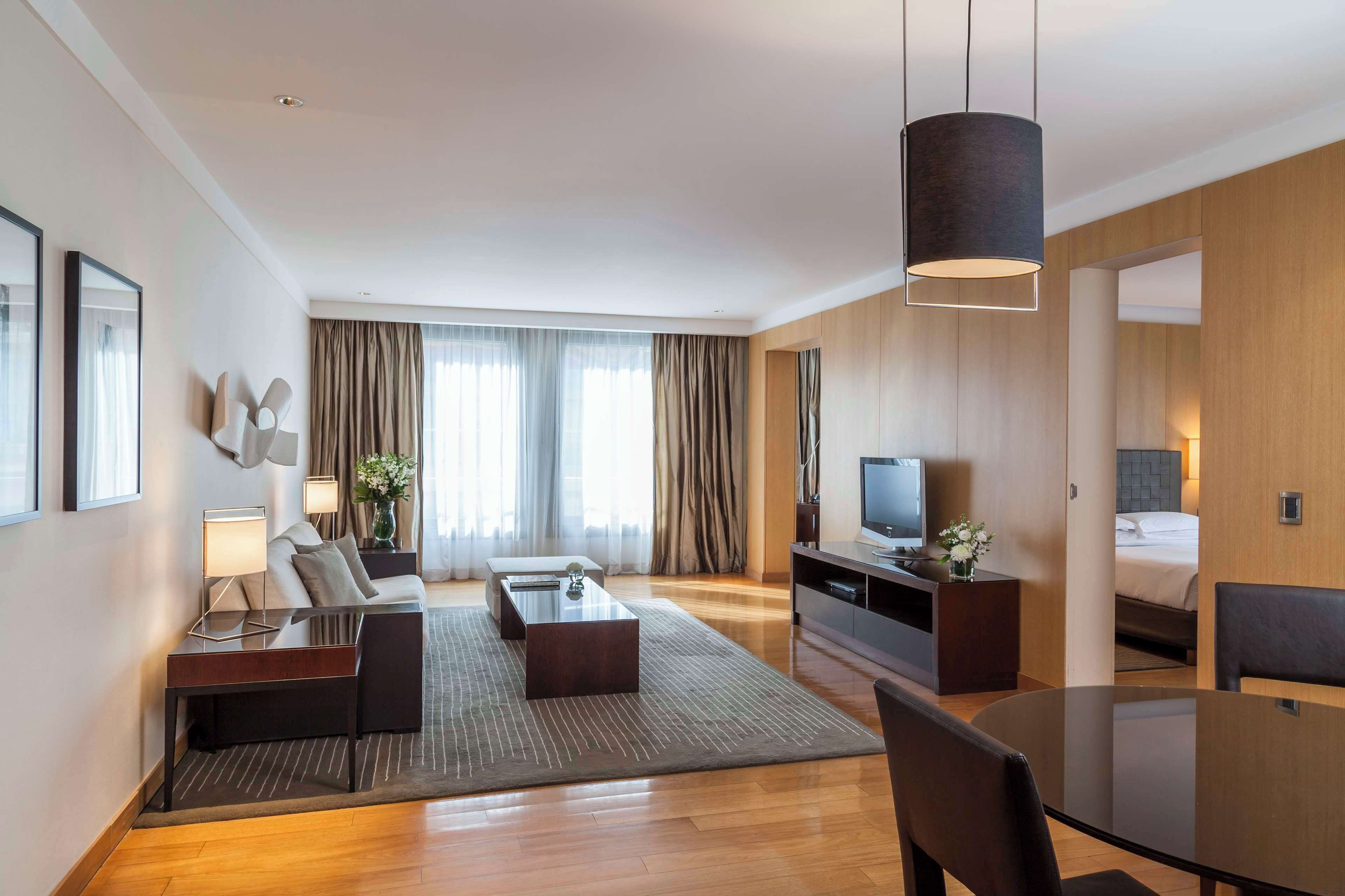Premium bedding, down duvets, minibar, in-room safe
