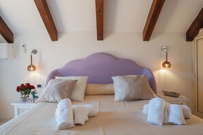 Frette Italian sheets, premium bedding, down duvets, memory-foam beds - Hotel Villa Annalara charme and relax (Amalfi)