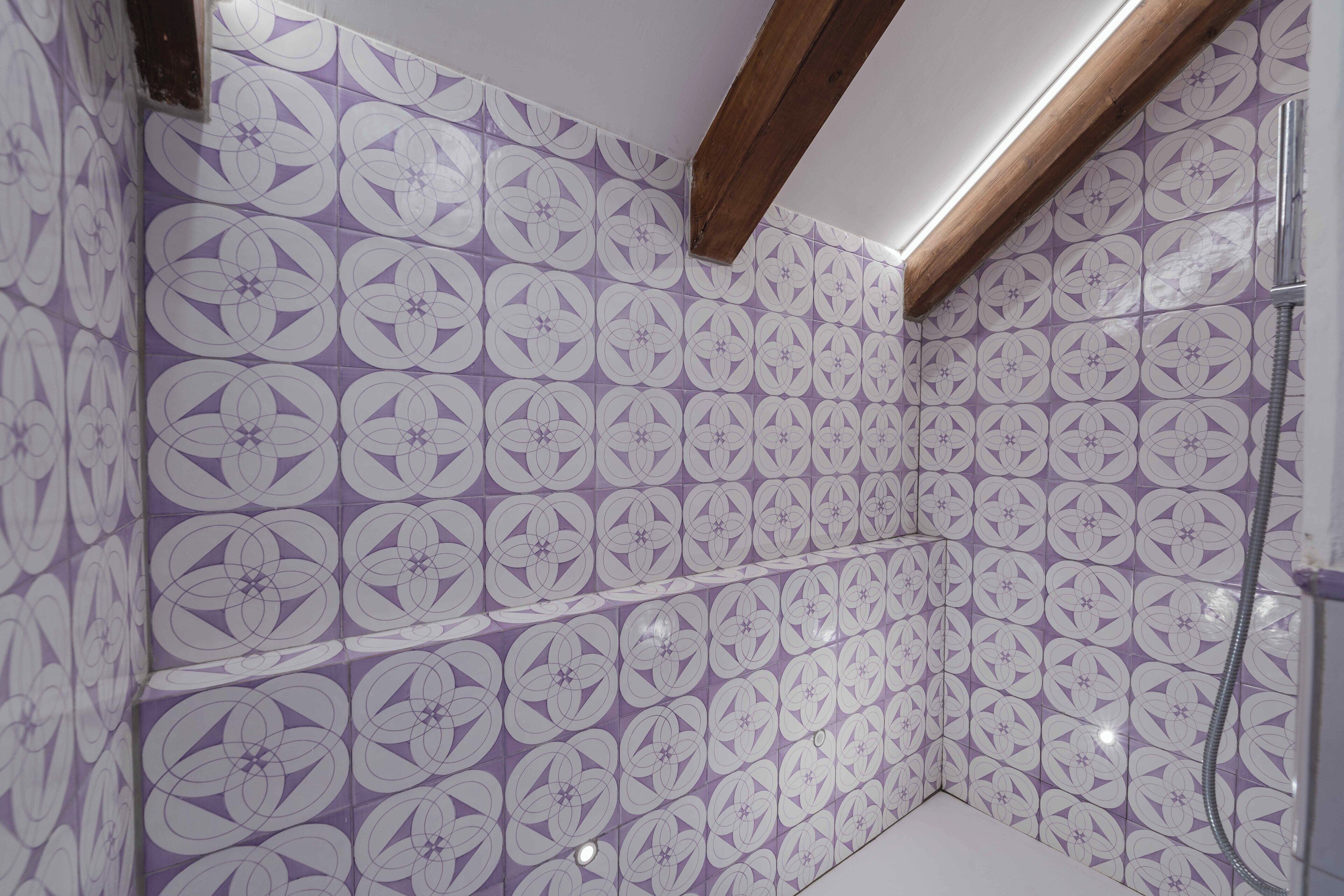 junior suite sea view | bathroom | jetted bath, rainfall showerhead, free toiletries, hair dryer