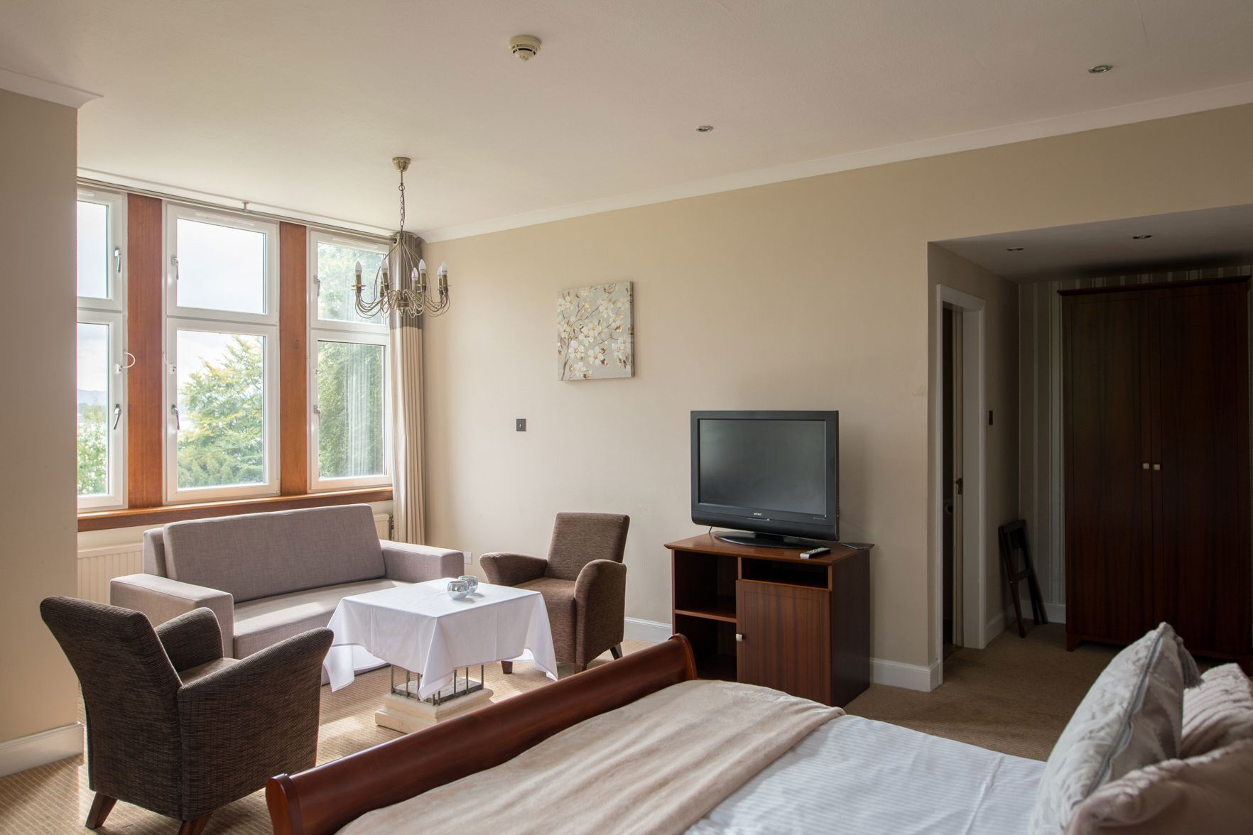 Desk, iron/ironing board, free WiFi, bed sheets